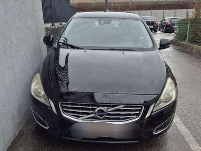 Gebraucht Volvo V60 114 PS (83 kW) 2011 Schwarz Kombi