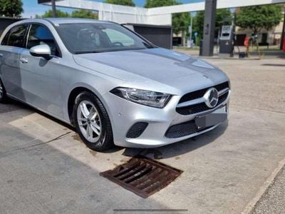 Gebraucht Mercedes A180 116 PS (85 kW) 2019 Limousine