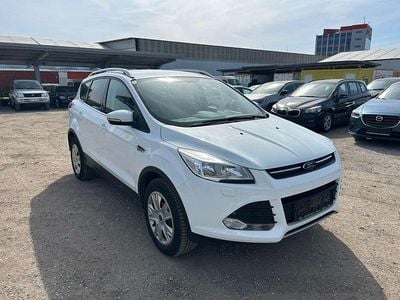 Gebraucht Ford Kuga Trend 120 PS (88 kW) 2015 Weiß SUV