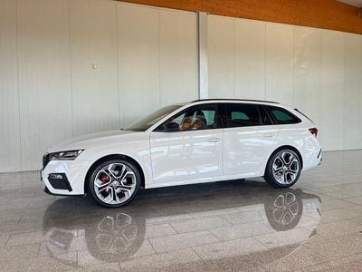 Weiss normal Gebraucht 2023 Skoda Octavia RS Kombi | € 41.480 (Teuer)
