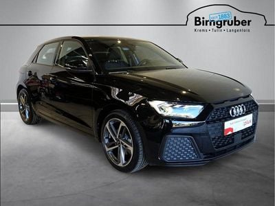Schwarz metallicperleffektno Neu 2025 Audi A1 Sportback Design Kleinwagen | € 33.190 (Teuer)