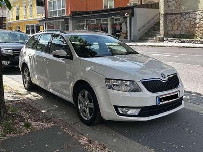 Weiß Gebraucht 2015 Skoda Octavia Ambition Limousine | € 7.000 (Etwas zu teuer)