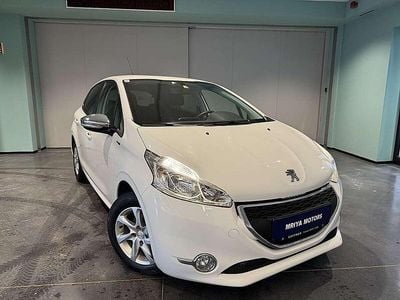 Gebraucht Peugeot 208 Style 82 PS (60 kW) 2014 Weiß Kleinwagen