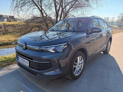 Grau Neu 2025 VW Tiguan SUV | € 40.490 (Superpreis)