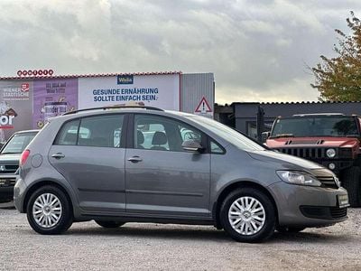 Grau Gebraucht 2012 VW Golf VII Trendline Limousine | € 3.990