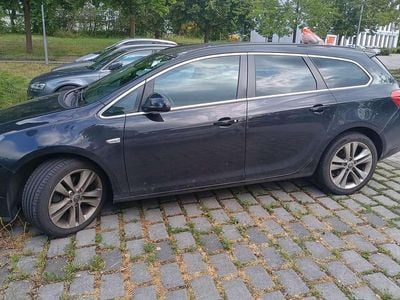 Schwarz Gebraucht 2015 Opel Astra Kombi | € 7.000 (Fairer Preis)
