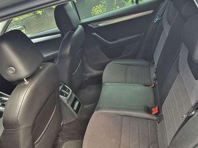 gebraucht Skoda Octavia Octavia Combi 1,6 Elegance TDI Green tec DSG Elegance