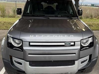 Grau Gebraucht 2024 Land Rover Defender S SUV | € 65.900