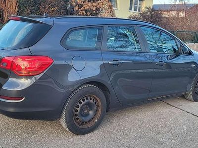 Gebraucht Opel Astra Edition 120 PS (88 kW) 2011 Grau Kombi