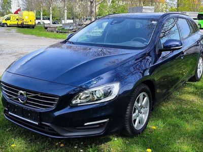 gebraucht Volvo V60 D4 Geartronic Kinetic