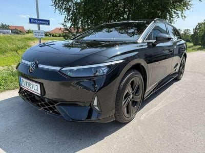 Schwarz metallic Neu 2025 VW ID.7 GTX Kombi | € 55.390 (Guter Preis)