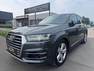 Grau Gebraucht 2016 Audi Q7 SUV | € 34.990 (Etwas zu teuer)