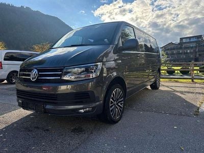 Grau Gebraucht 2015 VW Caravelle Comfortline Van / Kleinbus | € 26.800