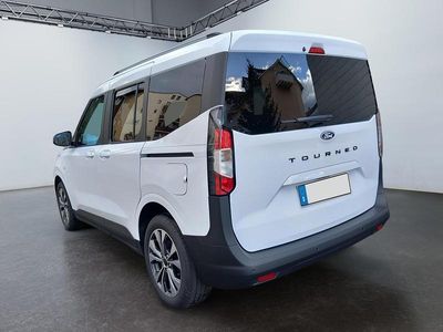 Weiß Gebraucht 2024 Ford Tourneo Courier Titanium Van / Kleinbus | € 30.255