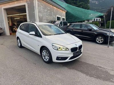 Weiß Gebraucht 2016 BMW 216 Sport Line Kombi | € 8.900