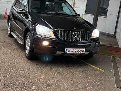 Gebraucht Mercedes ML320 224 PS (164 kW) 2010 Schwarz SUV