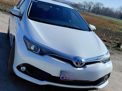Gebraucht Toyota Auris Edition 99 PS (72 kW) 2017 Weiß Limousine