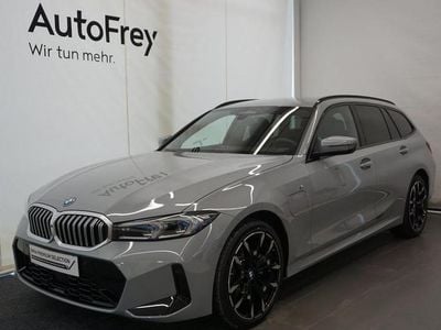 Gebraucht BMW 330e Efficient Dynamics 184 PS (135 kW) 2026 M brooklyn grau Kombi