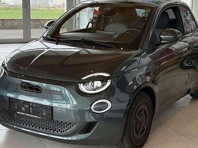 Grün Neu 2025 Fiat 500e Limousine | € 33.900 (Etwas zu teuer)