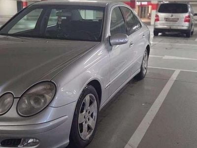 Gebraucht Mercedes E220 Elegance 150 PS (110 kW) 2002 Limousine