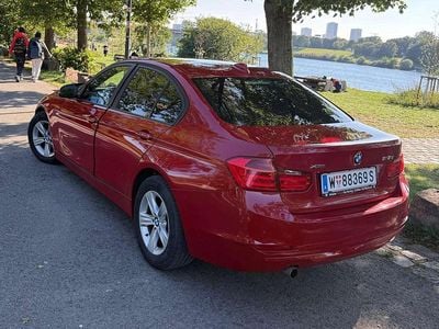 Gebraucht BMW 318 Gran Turismo 143 PS (105 kW) 2014 Rot Limousine