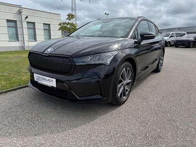 Schwarz metallicperleffektno Gebraucht 2022 Skoda Enyaq iV SportLine SUV | € 38.990 (Teuer)