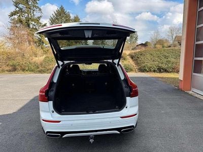 Gebraucht Volvo XC60 R-Design 190 PS (139 kW) 2018 Weiß SUV