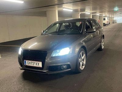 Grau Gebraucht 2011 Audi A3 Comfort Limousine | € 8.000 (Etwas zu teuer)
