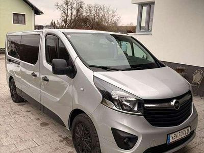 Gebraucht Opel Vivaro 125 PS (91 kW) 2016 Silber Van / Kleinbus