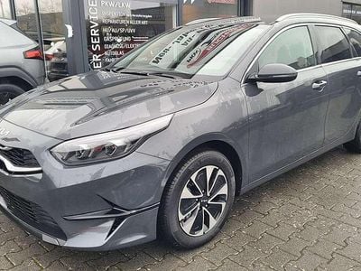 Neu Kia Ceed Sportswagon 140 PS (102 kW) 2025 Grau Kombi