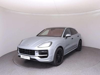 Hellgrau metallic Gebraucht 2024 Porsche Cayenne SUV | € 124.900