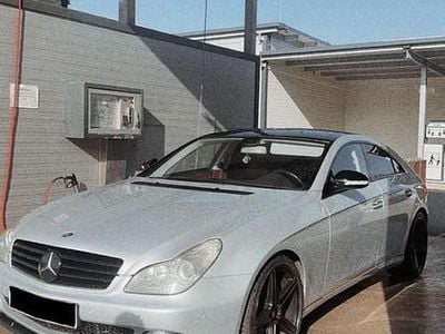 Silber Gebraucht 2004 Mercedes CLS500 Limousine | € 17.000