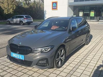 Grau Gebraucht 2021 BMW 320e M Sport Kombi | € 35.900