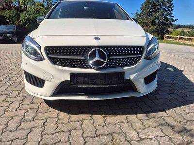 Weiß Gebraucht 2019 Mercedes 200 Limousine | € 25.970