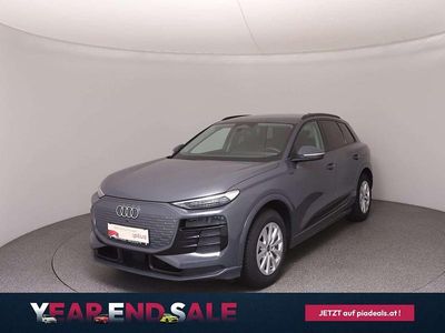 Hellgrau metallic Gebraucht 2025 Audi Q6 e-tron Performance SUV | € 61.990