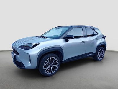 Silber Gebraucht 2024 Toyota Yaris Hybrid Style Limousine | € 31.990