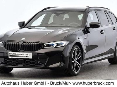 Saphirschwarz Gebraucht 2024 BMW 330e Efficient Dynamics Kombi | € 57.990