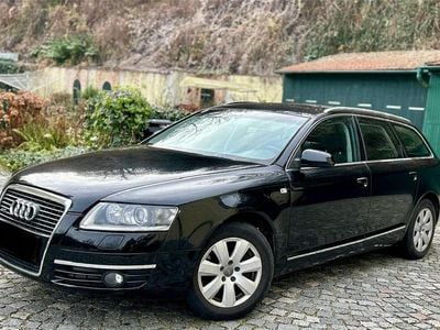 Schwarz Gebraucht 2006 Audi A6 Ambiente Kombi | € 2.350