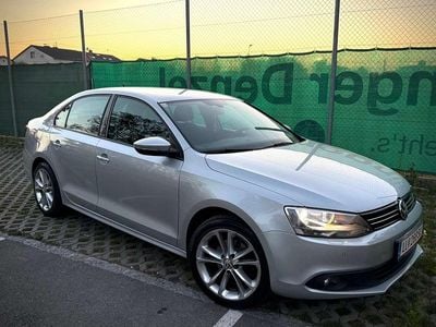 Silber Gebraucht 2011 VW Jetta Comfortline Limousine | € 8.300 (Fairer Preis)