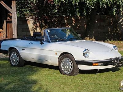 Weiß Gebraucht 1990 Alfa Romeo Spider Cabrio | € 19.999