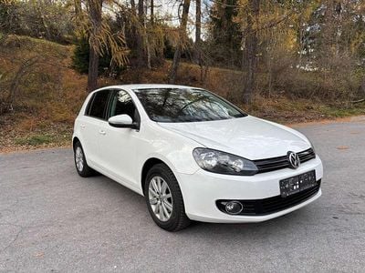 Gebraucht VW Golf VII 105 PS (77 kW) 2012 Weiß Limousine