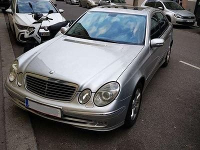 Gebraucht Mercedes E320 Avantgarde 204 PS (150 kW) 2003 Silber Limousine