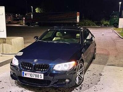 Schwarz Gebraucht 2011 BMW 325 Sport Line Coupé | € 16.000
