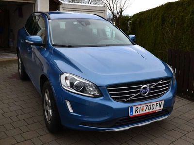 gebraucht Volvo XC60 D4 Momentum Geartronic AHK NAVI PDC SZH XENO