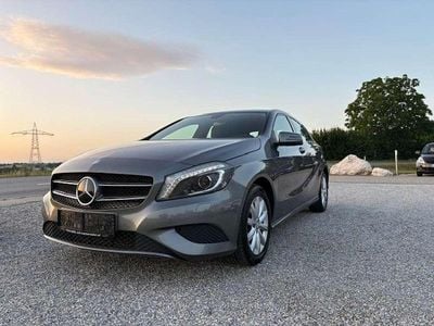 Grau Gebraucht 2015 Mercedes A180 Edition Limousine | € 9.000 (Superpreis)