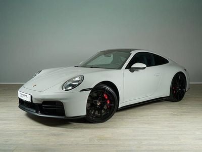 Mittelgrau normal Gebraucht 2025 Porsche 911 Carrera S Coupé | € 219.990