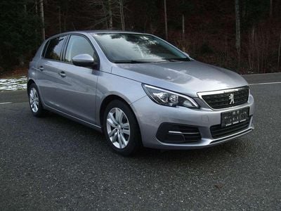 Grau Gebraucht 2018 Peugeot 308 Active Limousine | € 13.990