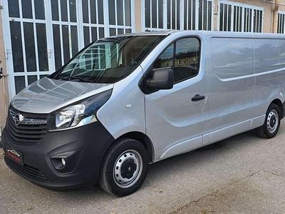 Grau Gebraucht 2019 Opel Vivaro Van / Kleinbus | € 12.990