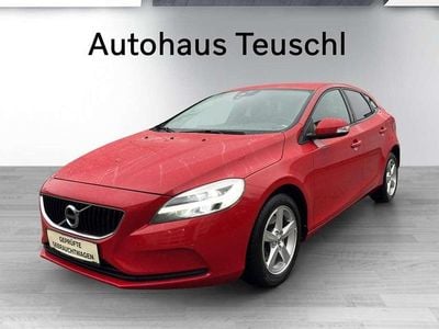 Gebraucht Volvo V40 Kinetic 122 PS (89 kW) 2016 Rot Limousine