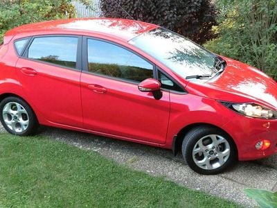 Rot Gebraucht 2012 Ford Fiesta Limousine | € 8.990